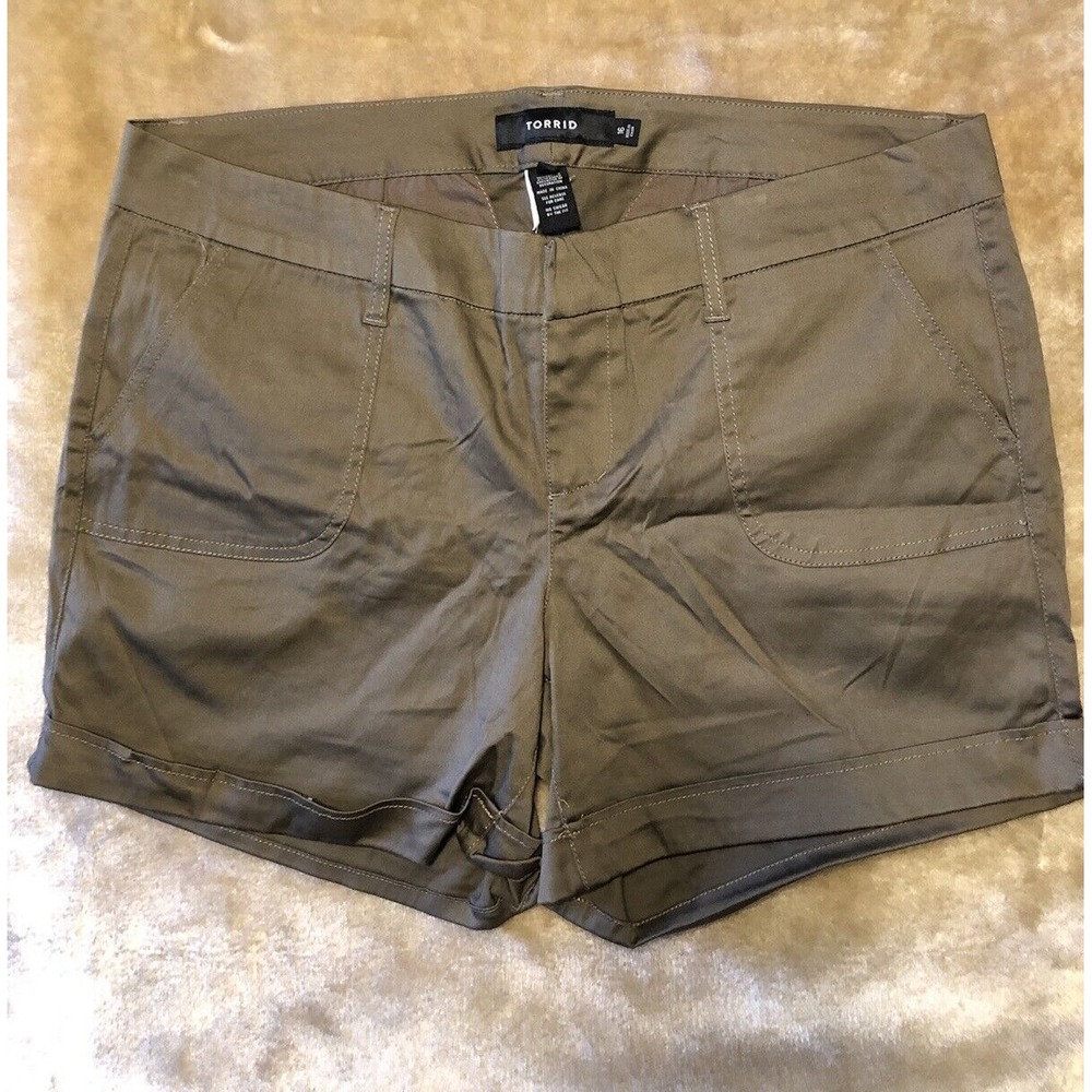 New Torrid Shorts Womens Size 16 Sateen Morel Cuffed Hem Belt Loops Pockets